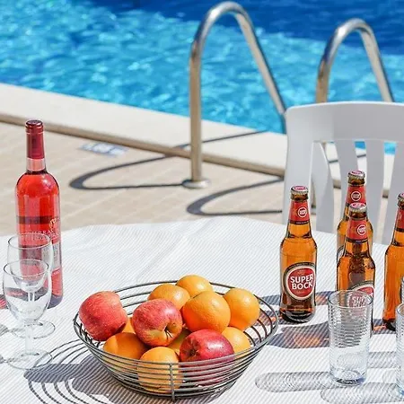 Villa Gale Sleeps 8 Pool Air Con Wifi *