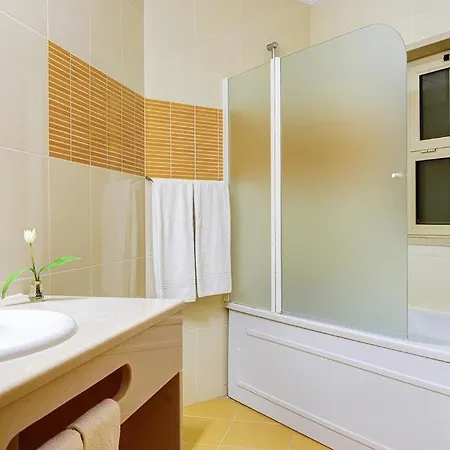 Gale Sleeps 8 Pool Air Con Wifi فيلة