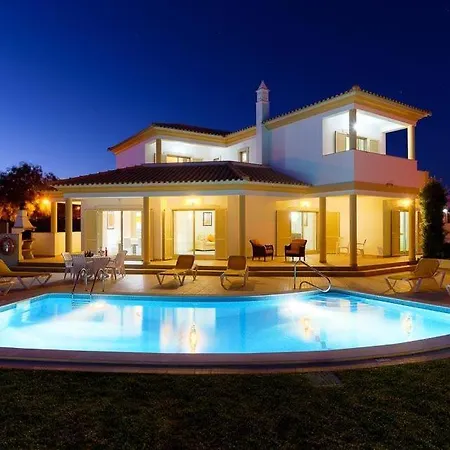 Gale Sleeps 8 Pool Air Con Wifi *